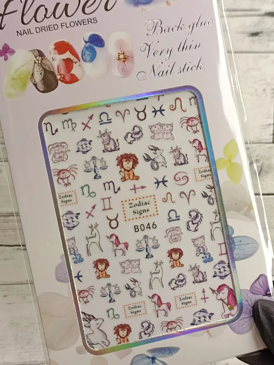 Nagelsticker für Nageldesign mit selbstklebender Rückseite