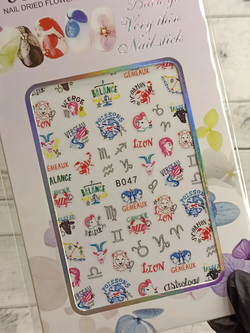 Nagelsticker für Nageldesign mit selbstklebender Rückseite