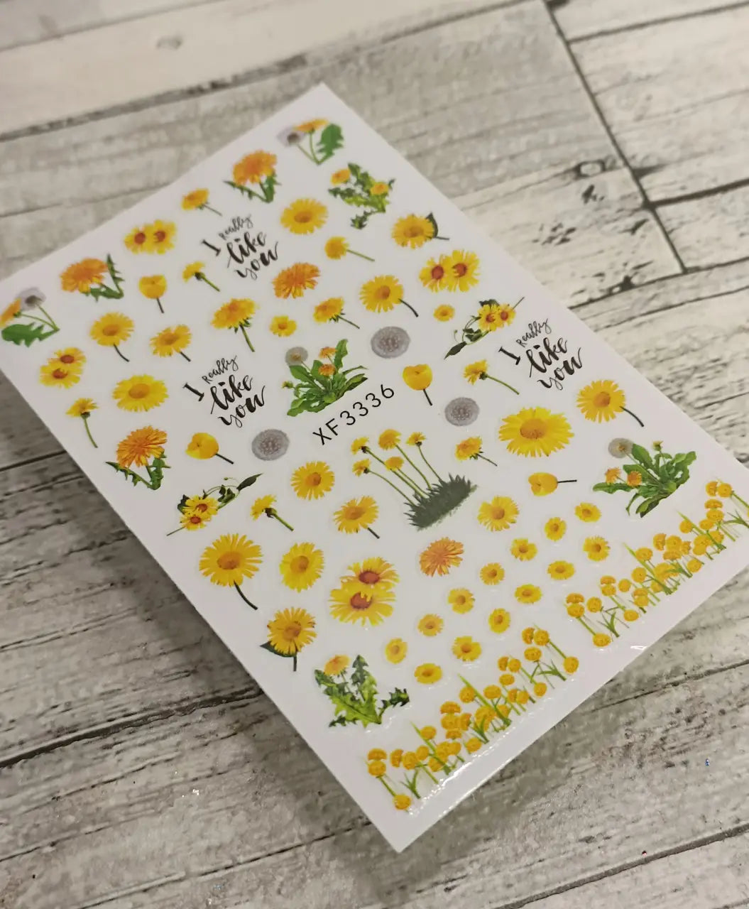 Nagelsticker für Nageldesign mit selbstklebender Rückseite