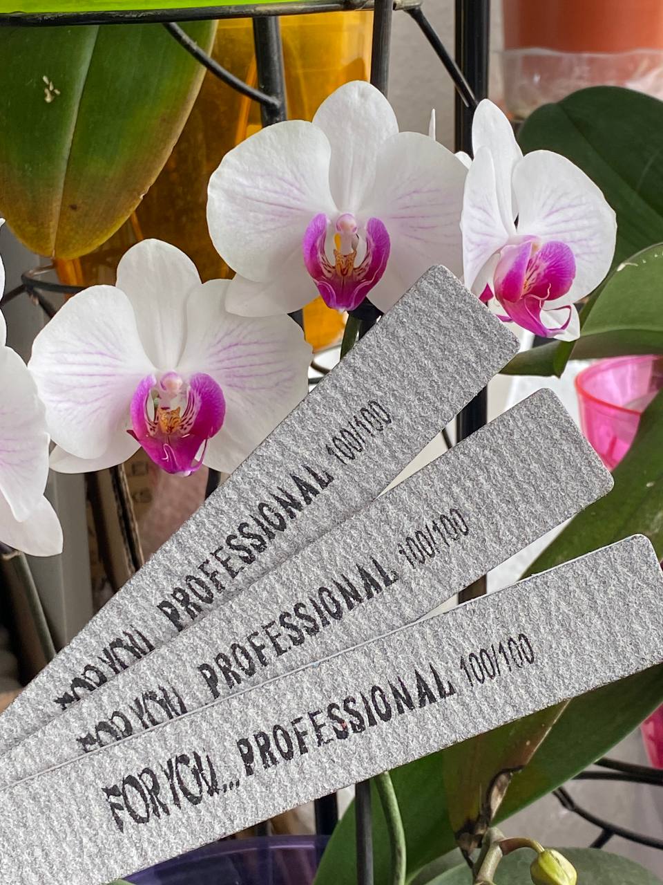 Mineralische Nagelfeile, gerade, Körnung 100/100. 1 Stück.